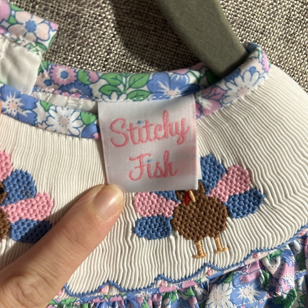 Stitchy Fish smocked turkey dress, size 24 month - Picture 4 of 5